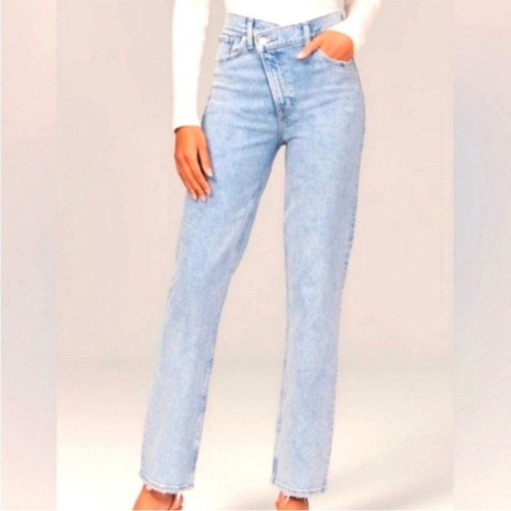 Abercrombie & Fitch Light Wash Straight Leg Jeans